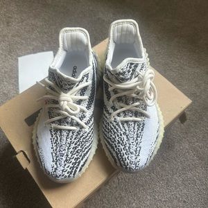 Adidas Yeezy Boost 350 v2 zebra